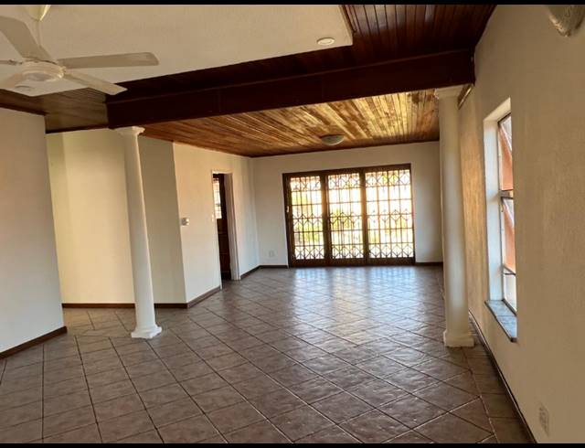 4 BEDROOM HOUSE FOR SALE IN GLENVISTA
